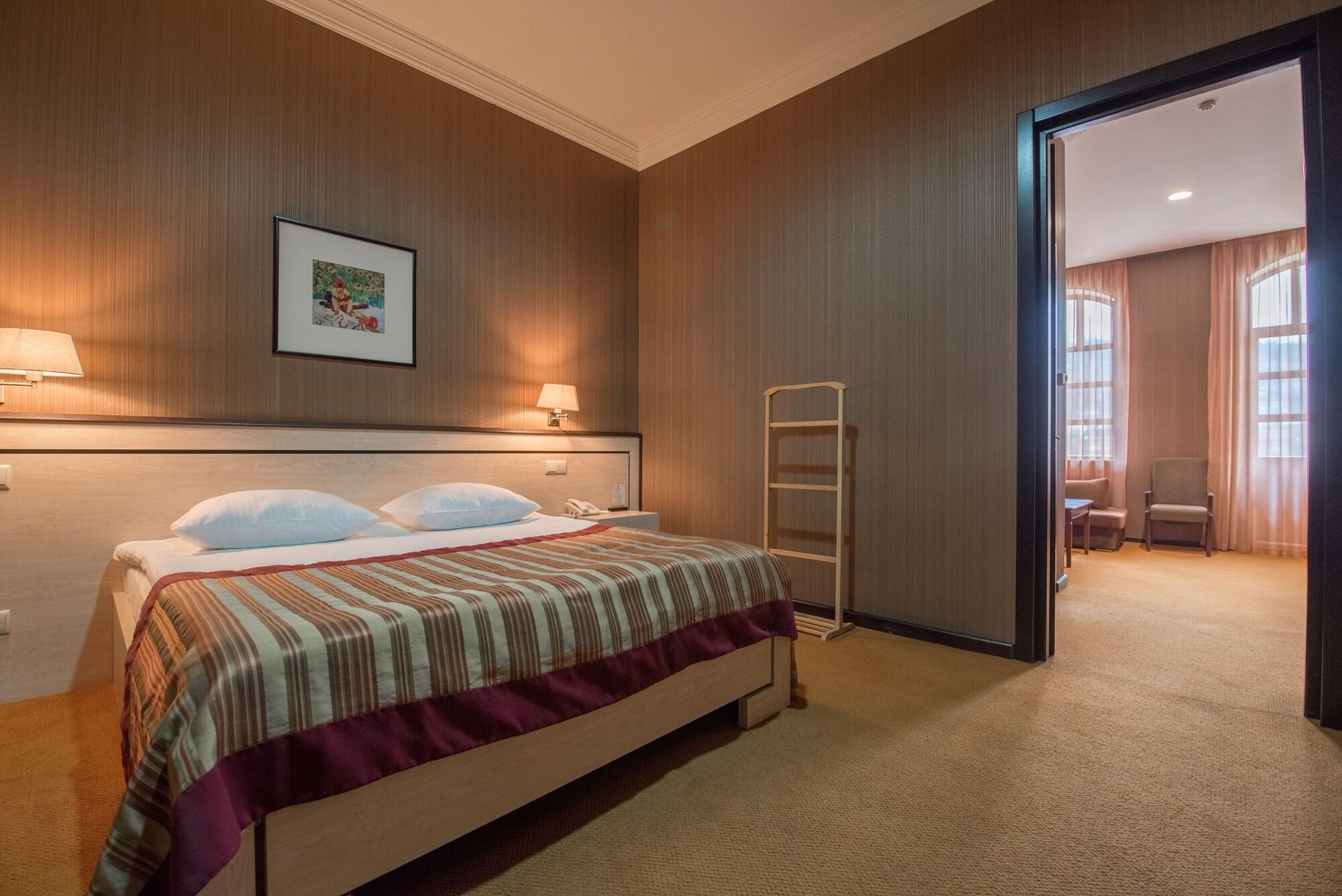 Hotel Rikhe Monika Тбилиси Экстерьер фото