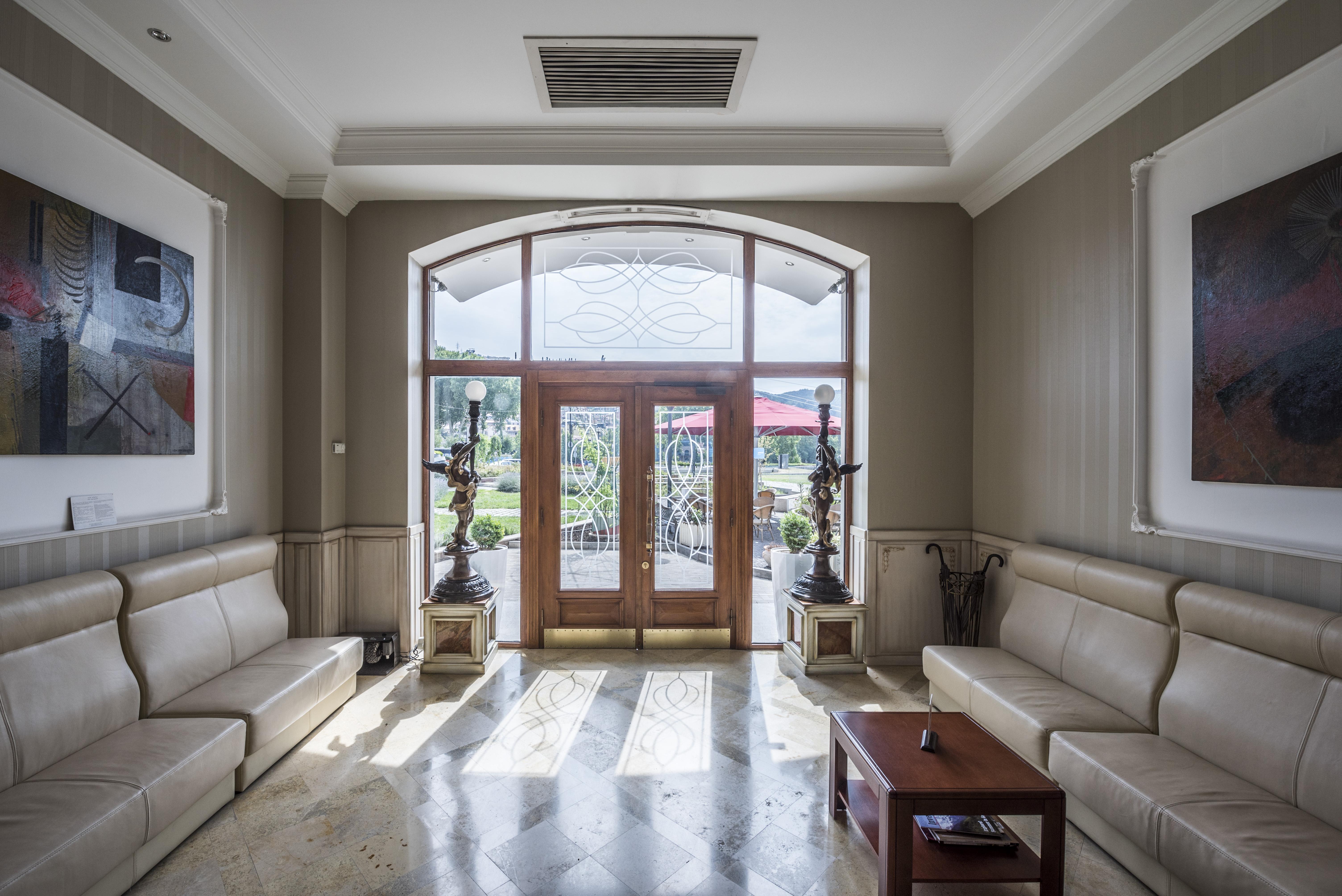 Hotel Rikhe Monika Тбилиси Экстерьер фото