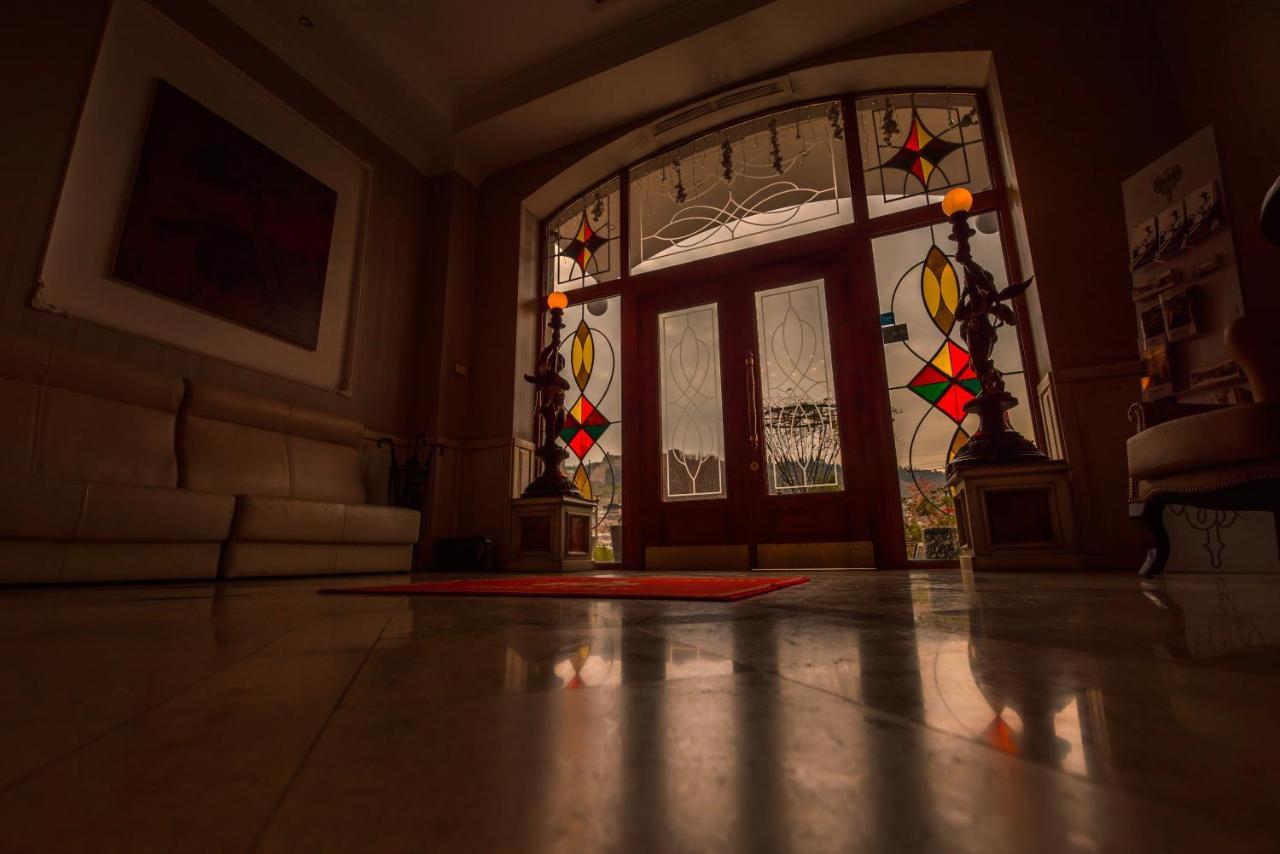 Hotel Rikhe Monika Тбилиси Экстерьер фото